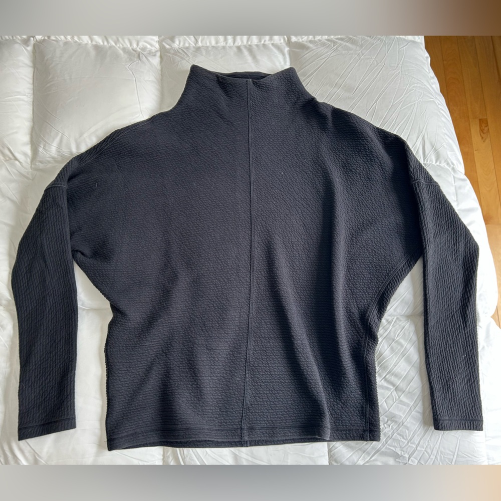 Lululemon Textured Charcoal black Top